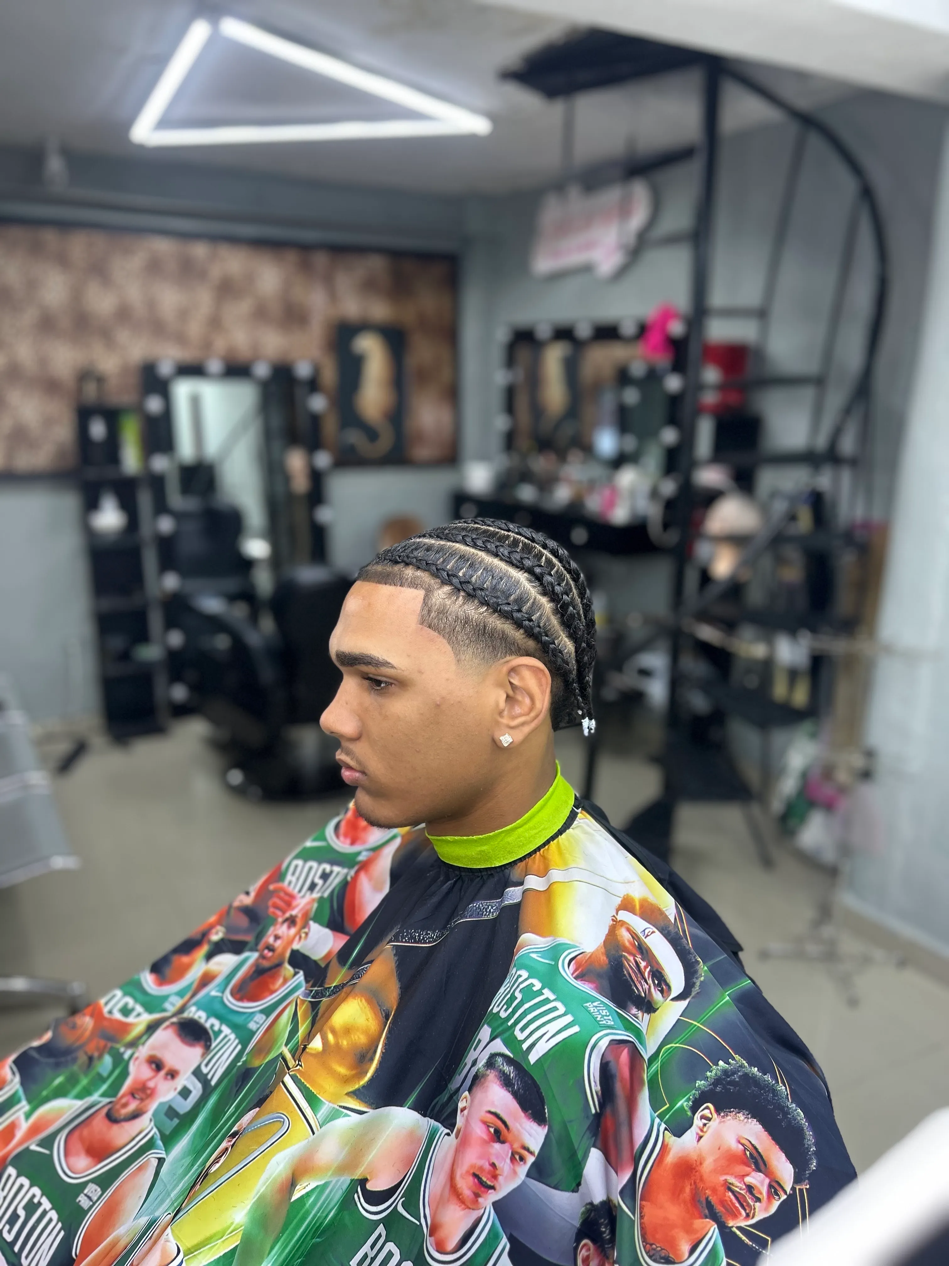 TAPER FADE degradado en los lados y parte atrás - Imagen 1