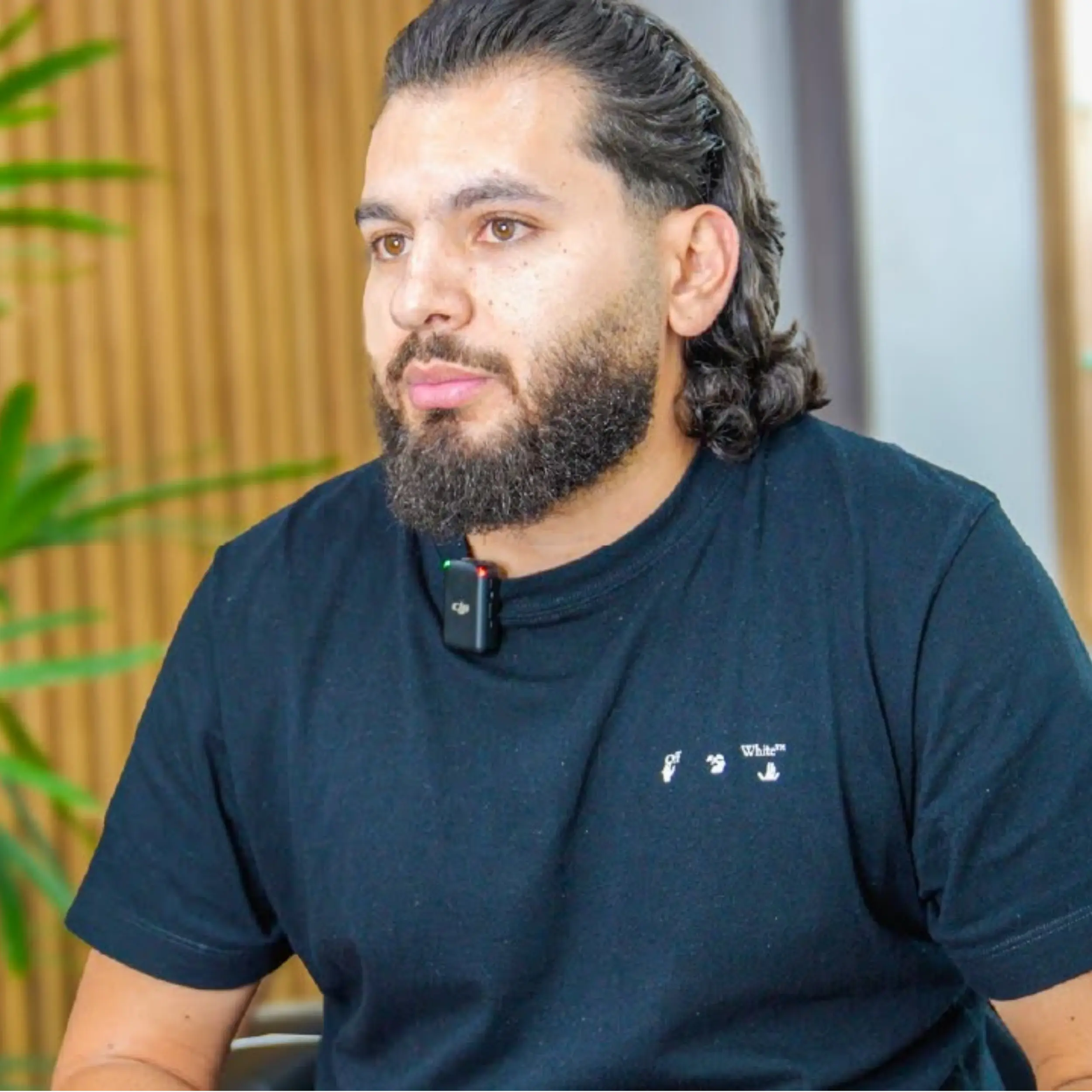 Profesional de Bastards Barbería habla sobre los beneficios de Weibook