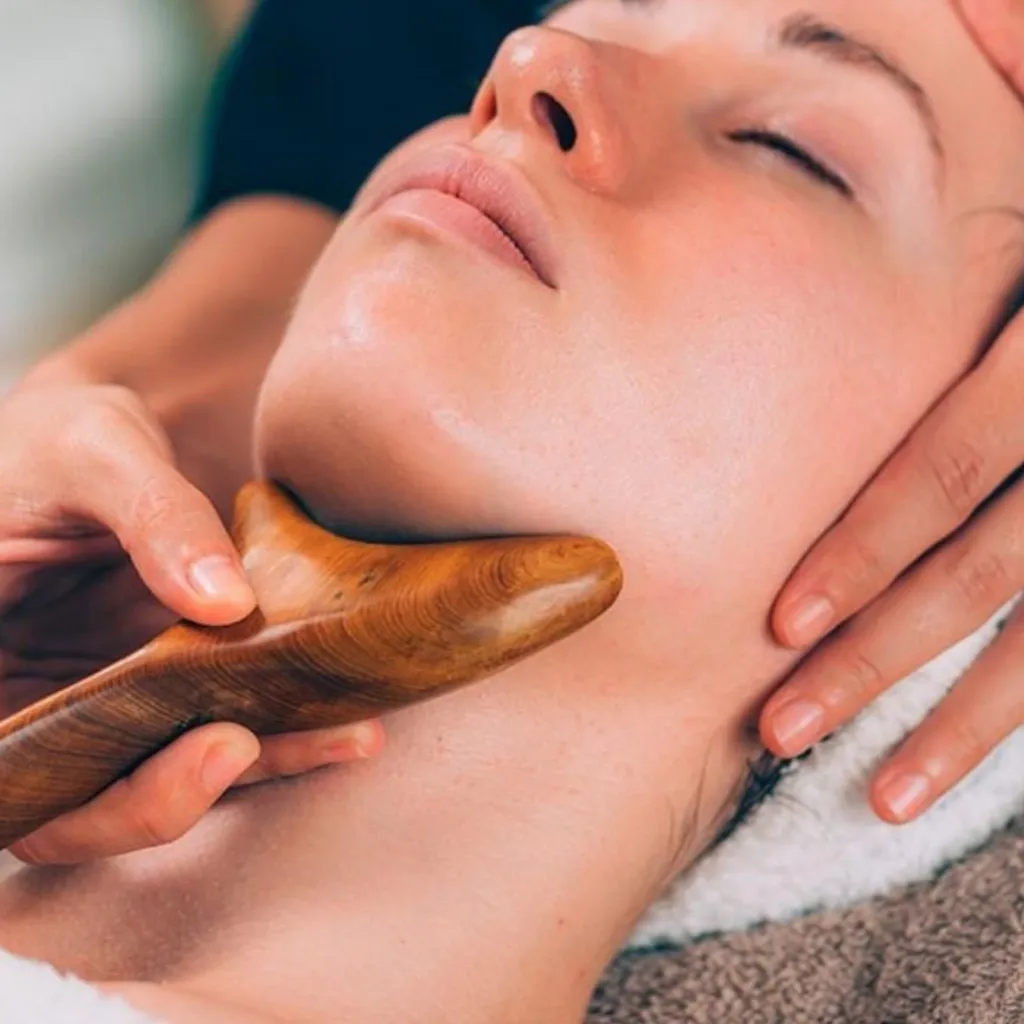 Facial maderoterapia 