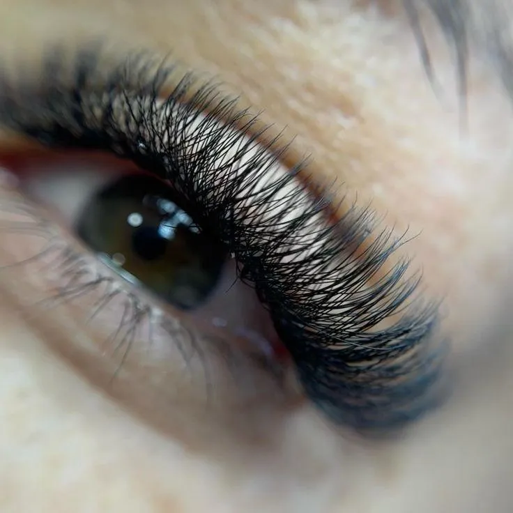 Extensión de Pestañas Efecto Tecnológico - 1