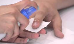 MANICURE O PEDICURE CON POLICHADA - Imagen 1