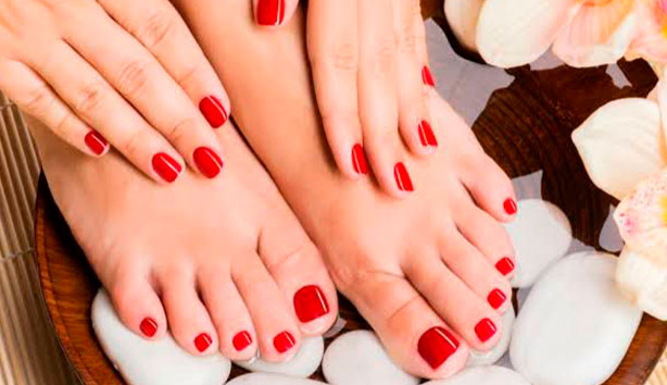 COMBO MANICURE + PEDICURE TRADICIONAL - Imagen 1