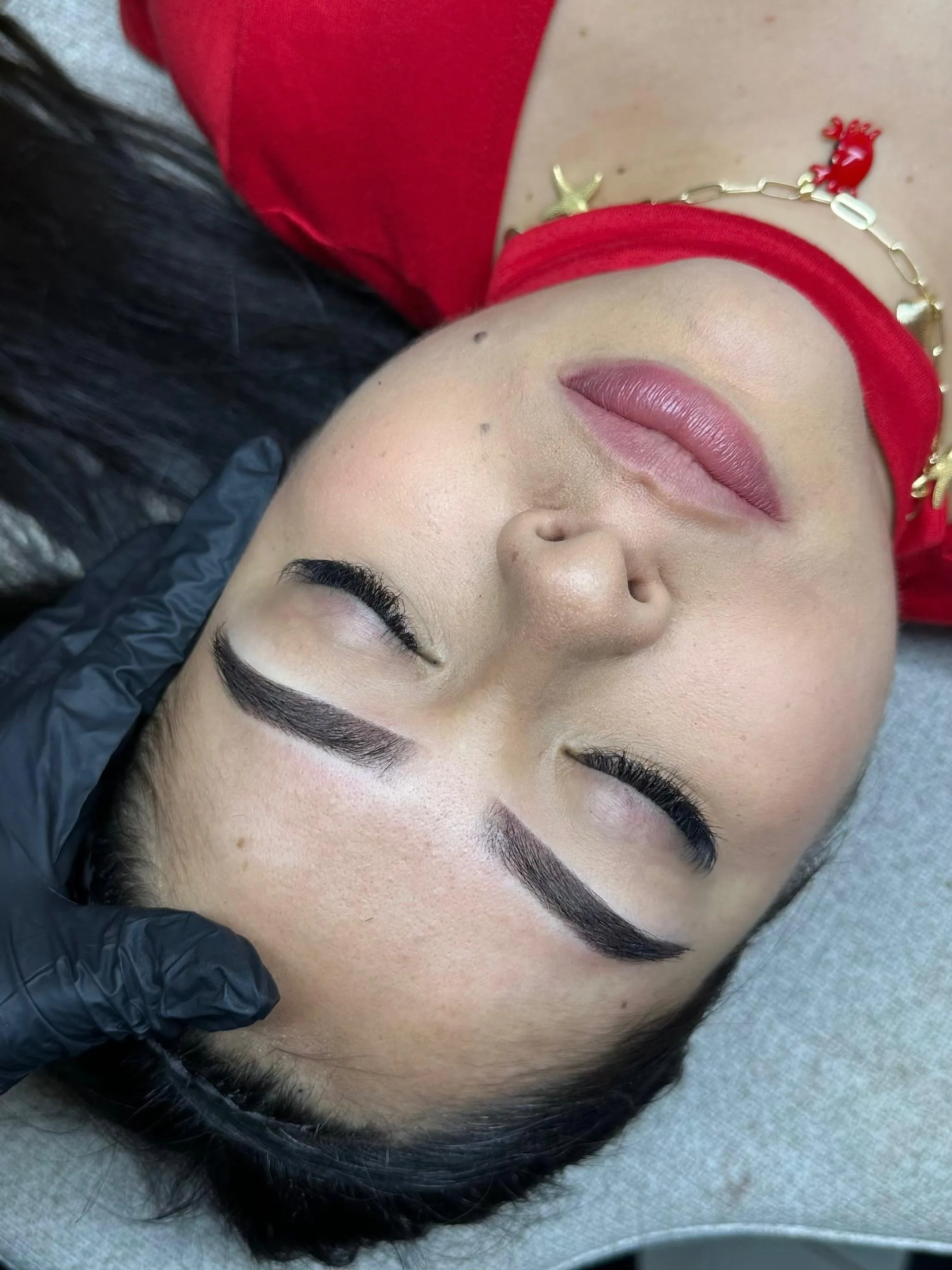 Micropigmentación cejas sombreado y efecto polvo. - 2