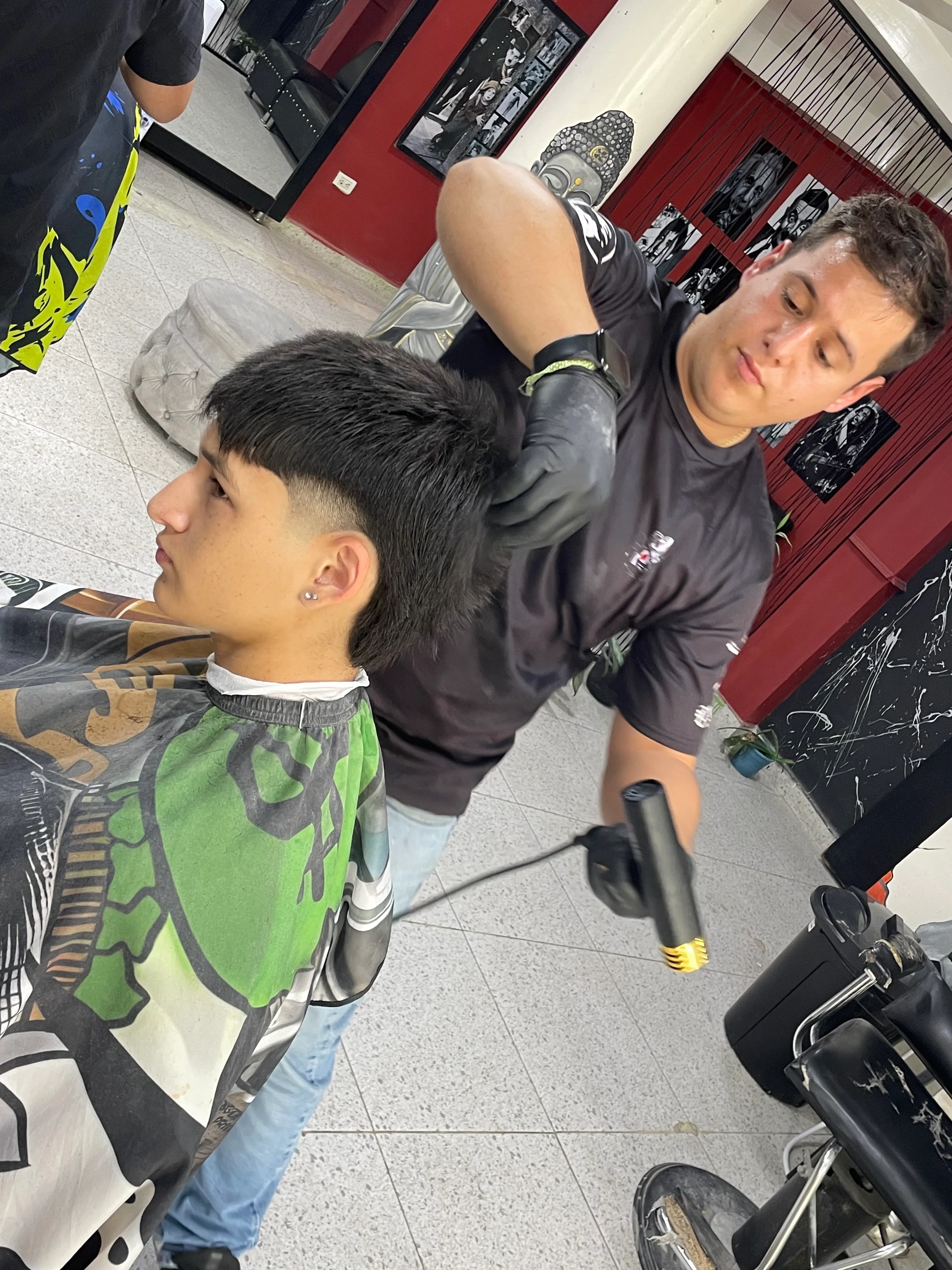  TENO’S barber