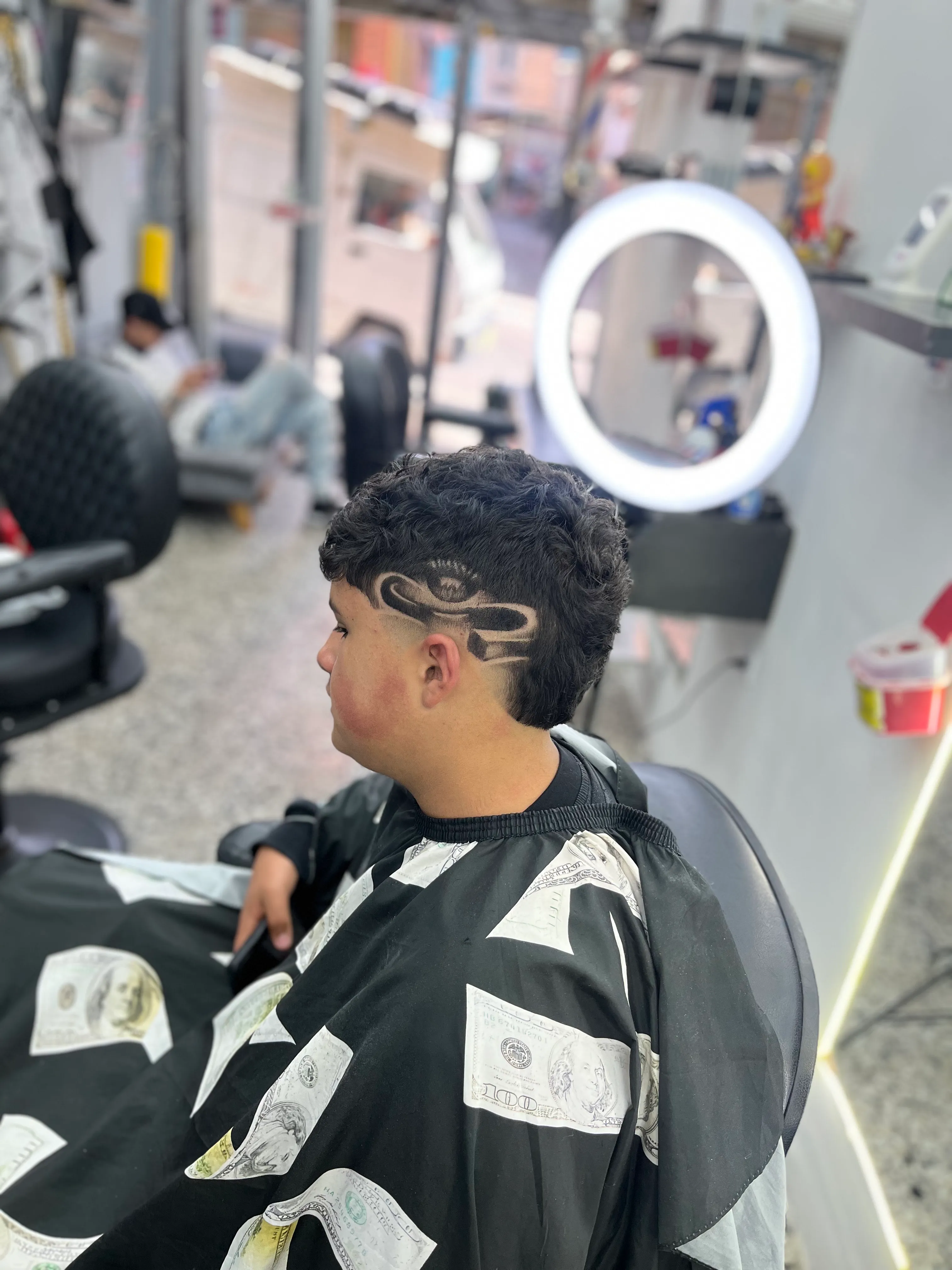 corte con diseño y freestyle