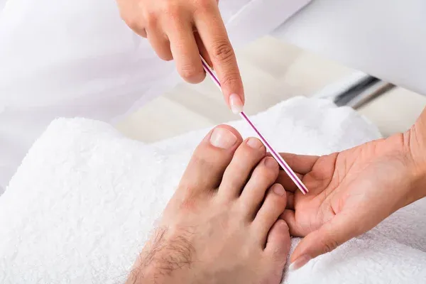 Pedicure Tradicional - Imagen 1