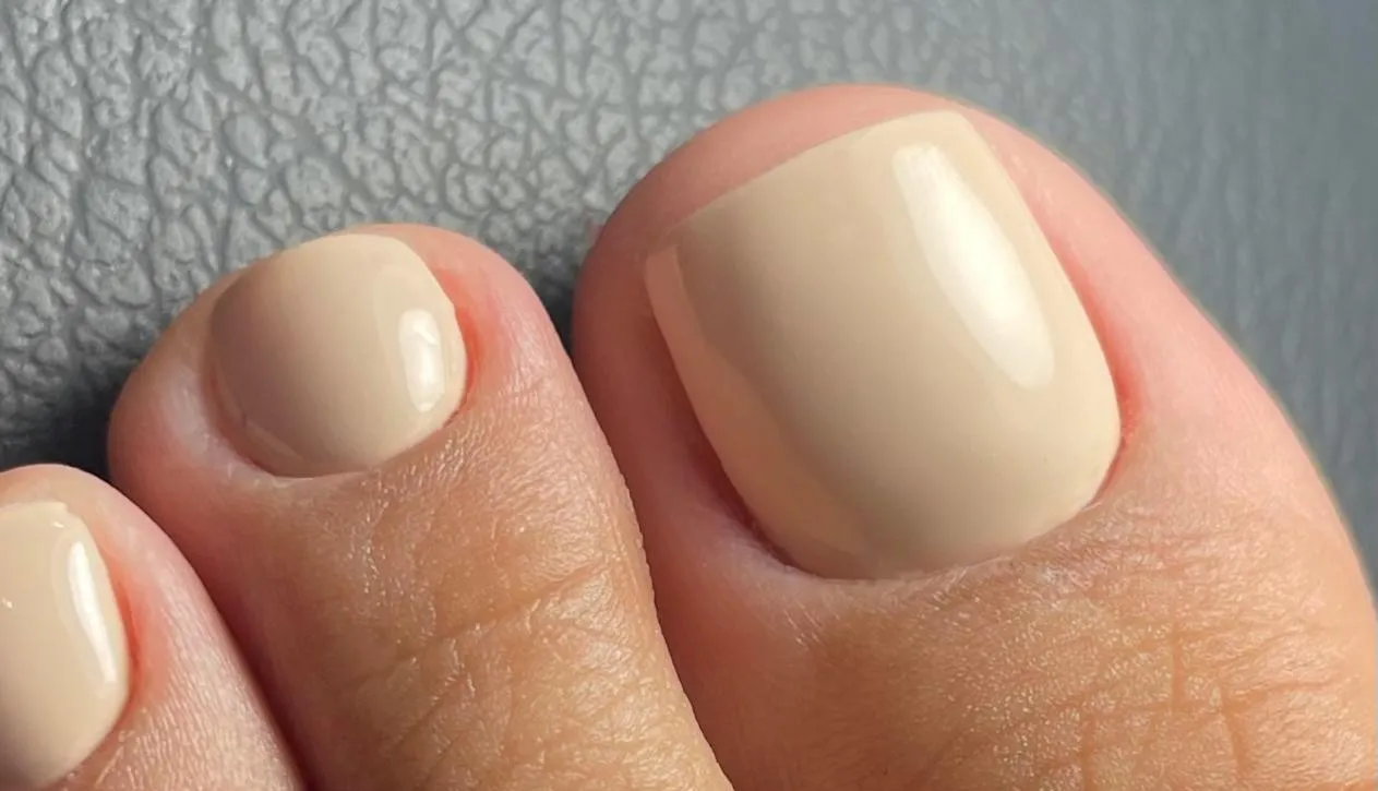 Reparación de Uña con Poligel o Acrílico (por uña)