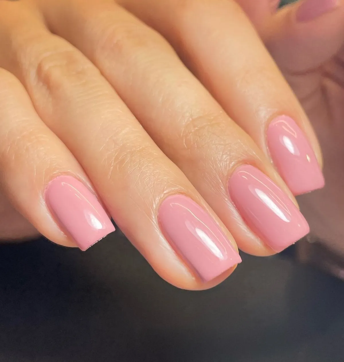 Hard Gel Fortalecedor + Esmaltado Permanente (1 tono)