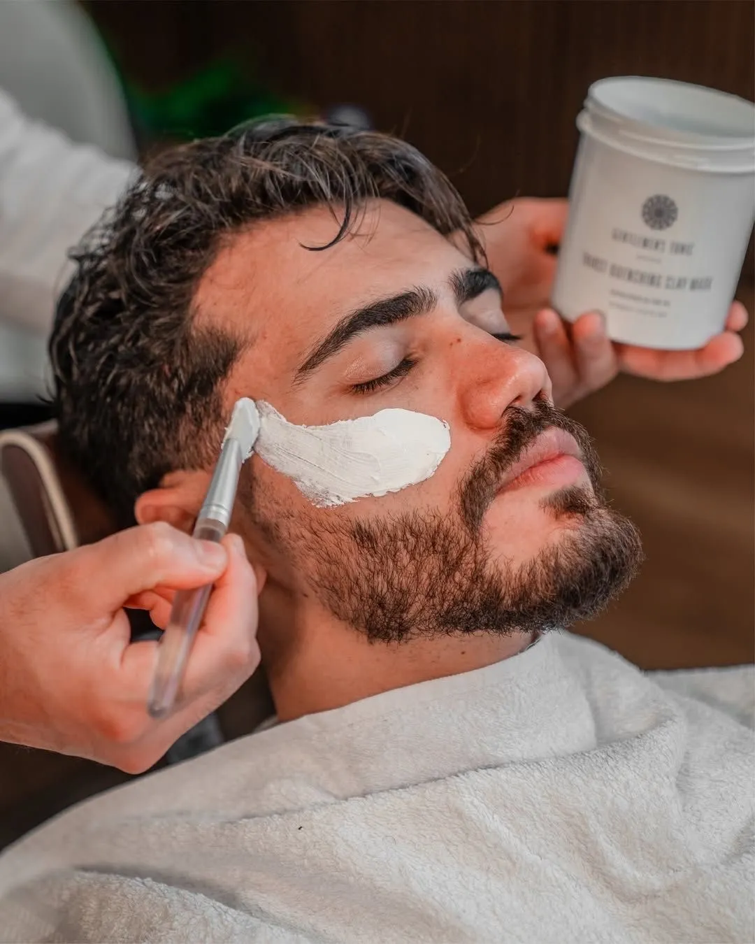 Corte de cabello y exfoliación