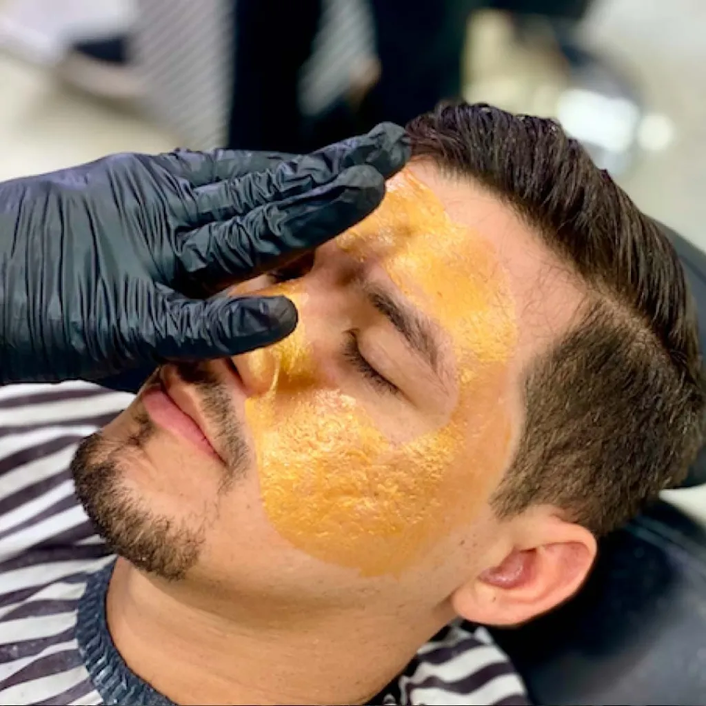 Corte de Cabello y Limpieza Gold Mask 