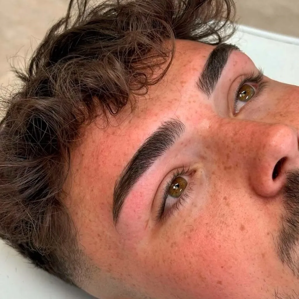 Perfilado de ceja y barba