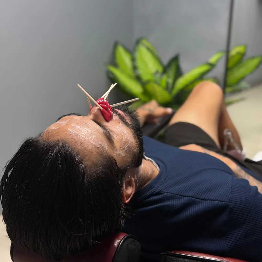 Depilación de nariz y orejas