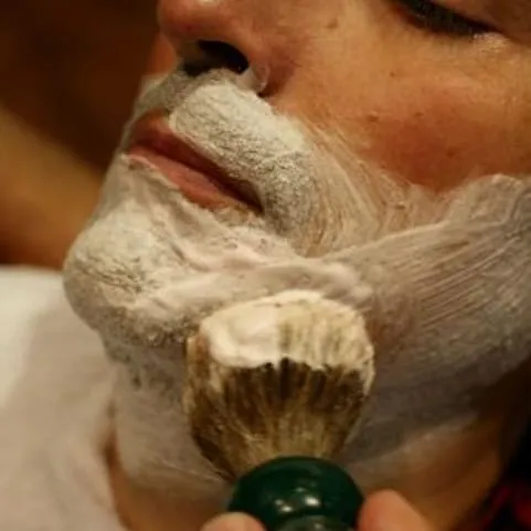 RITUAL DE BARBA O AFEITADO CLÁSICO - Imagen 1