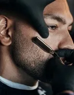 DELINEADO DE BARBA SENCILLO CON GEL