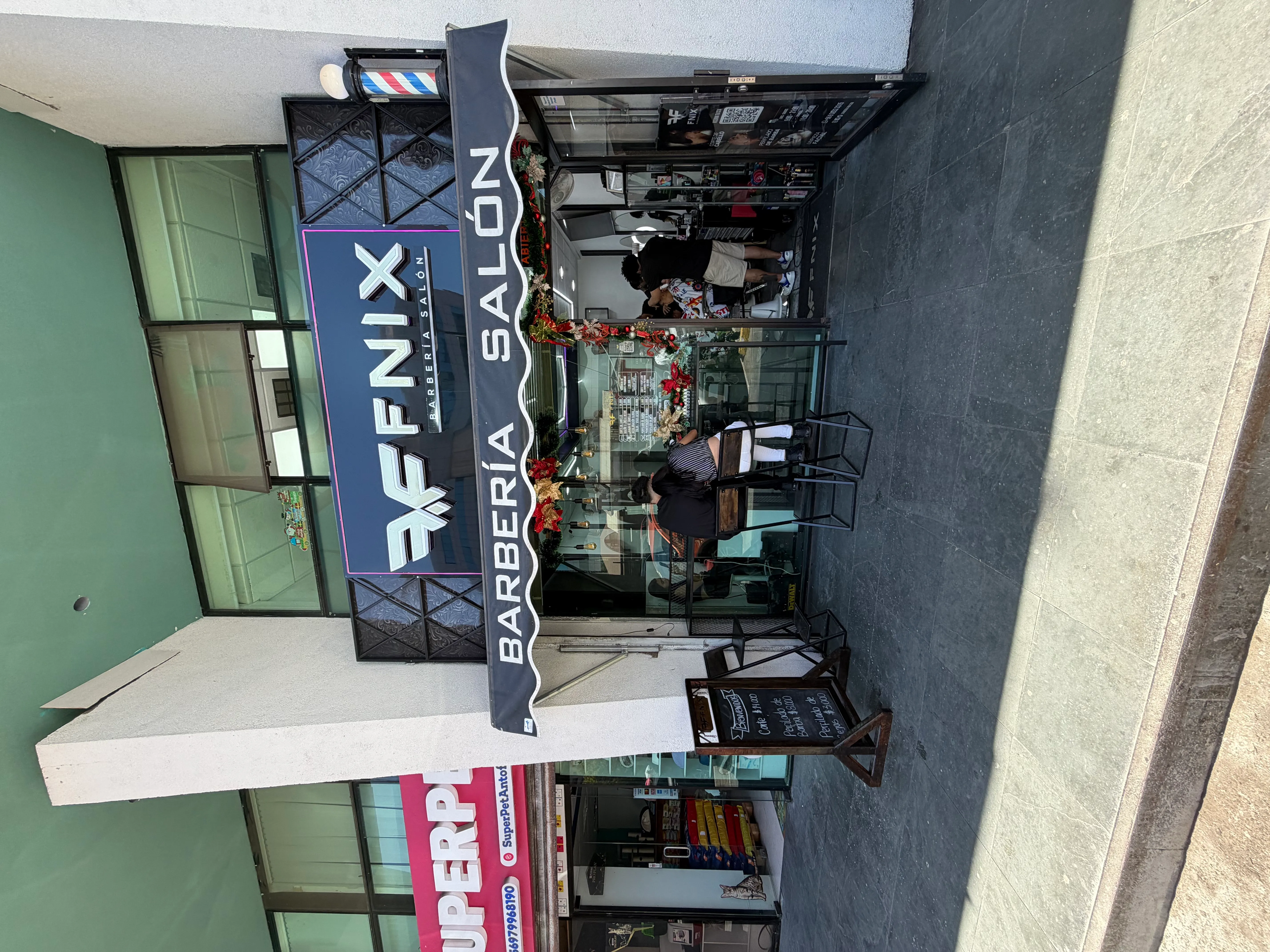 SedeBarbería Fnix sede sur Unimarc del parque.