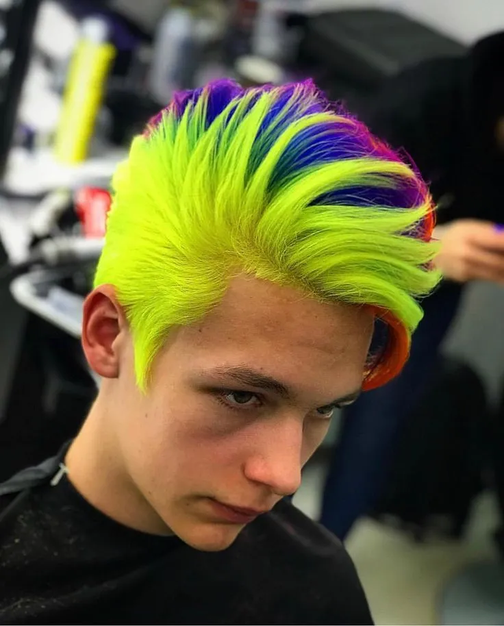 tinte fantasía todo el cabello y corte - Imagen 1