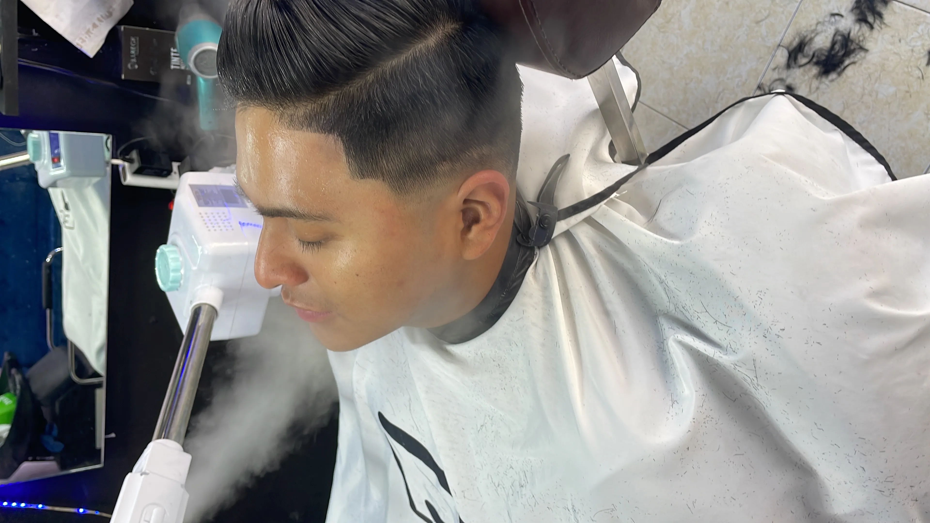 Corte y limpieza facial  - Imagen 1