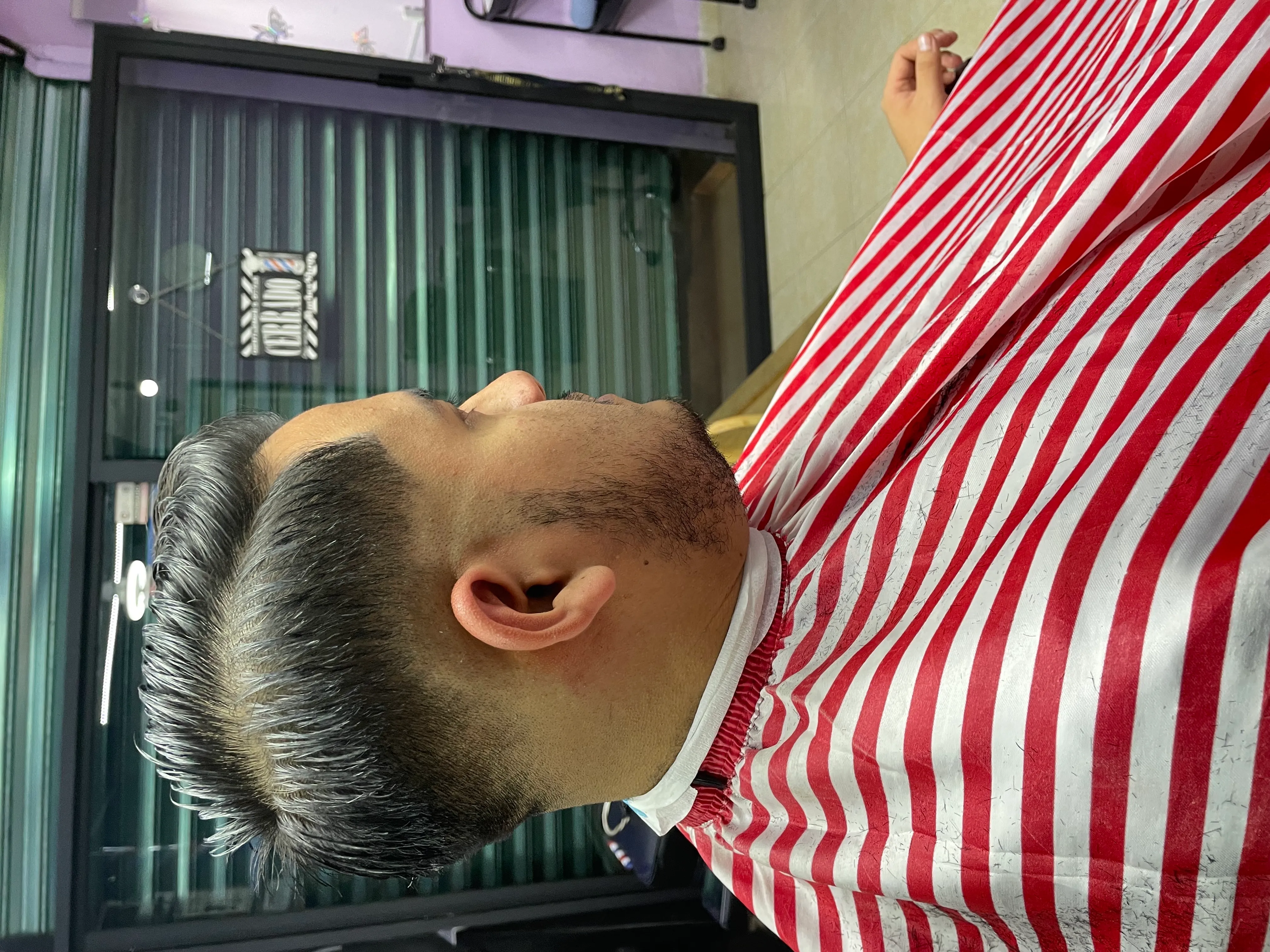 Corte y barba  - Imagen 1