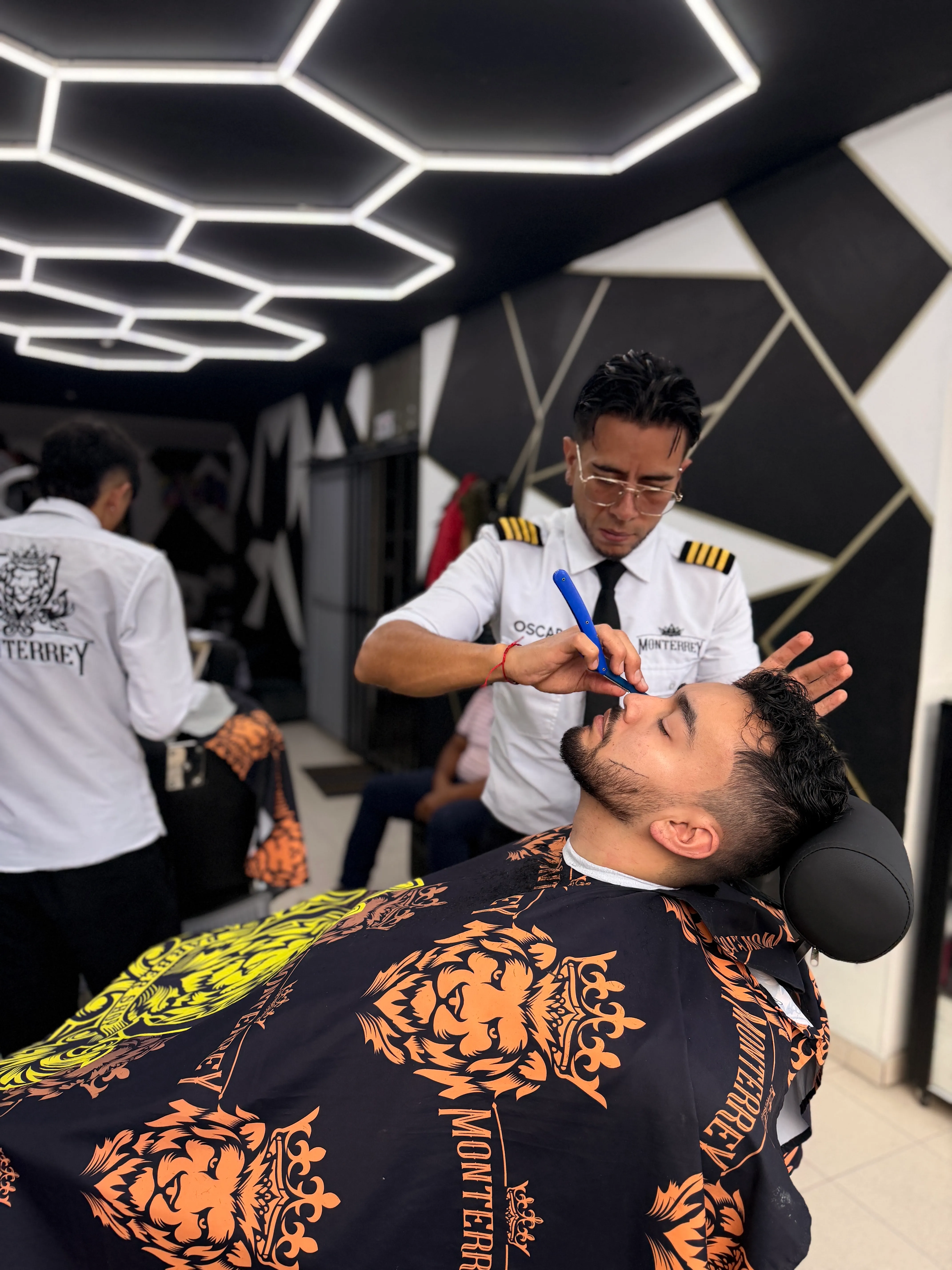 2️⃣Experiencia en Corte y arreglo de barba Monterrey VIP🔹🧔‍♂️⭐️