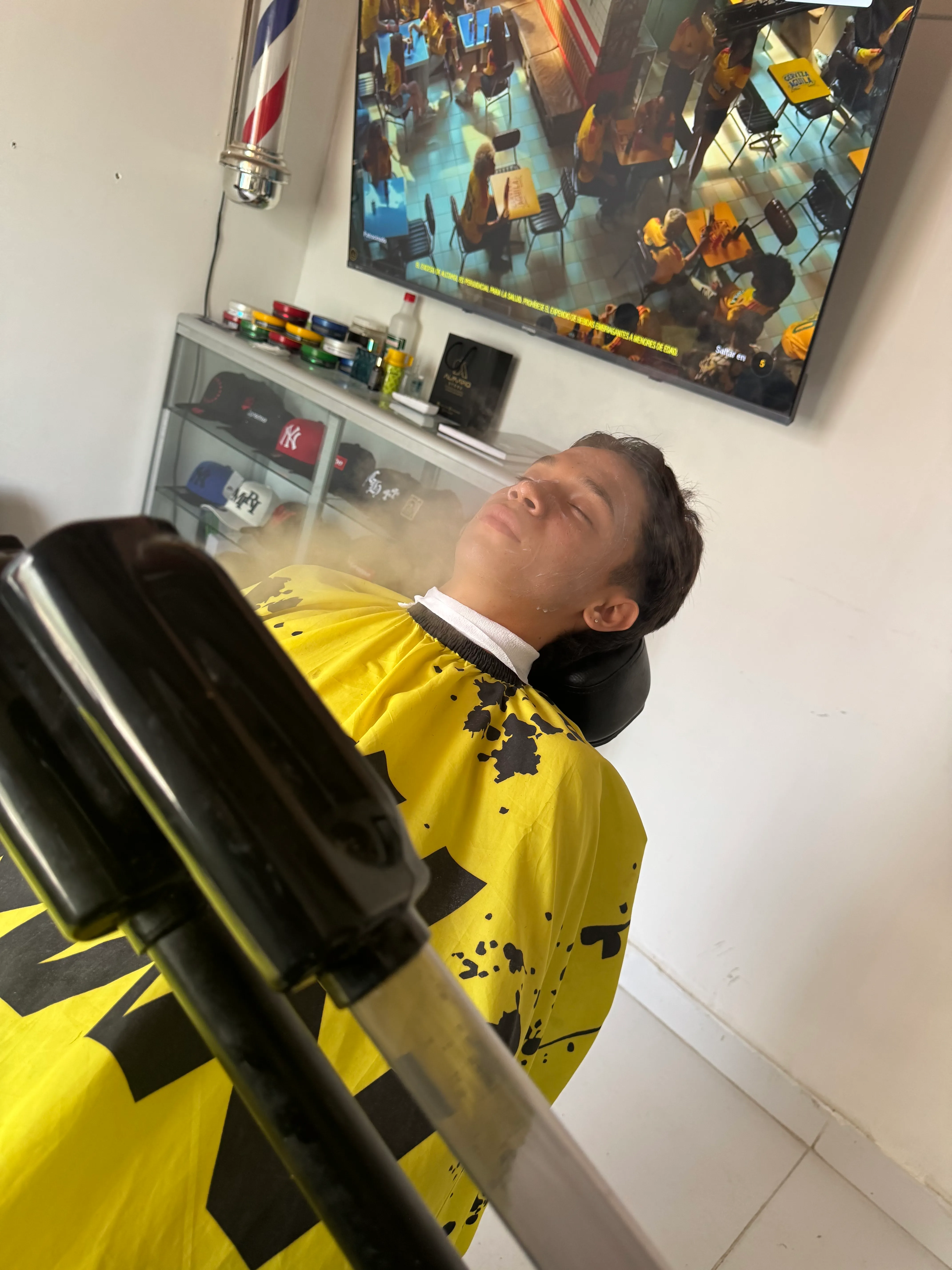 Corte Premium con Limpieza Facial Profunda