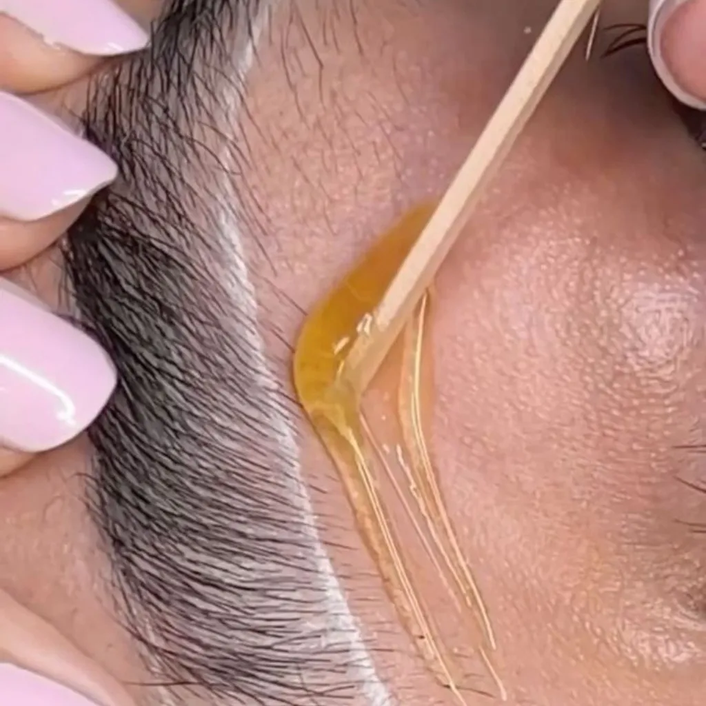 Cejas con Cera 