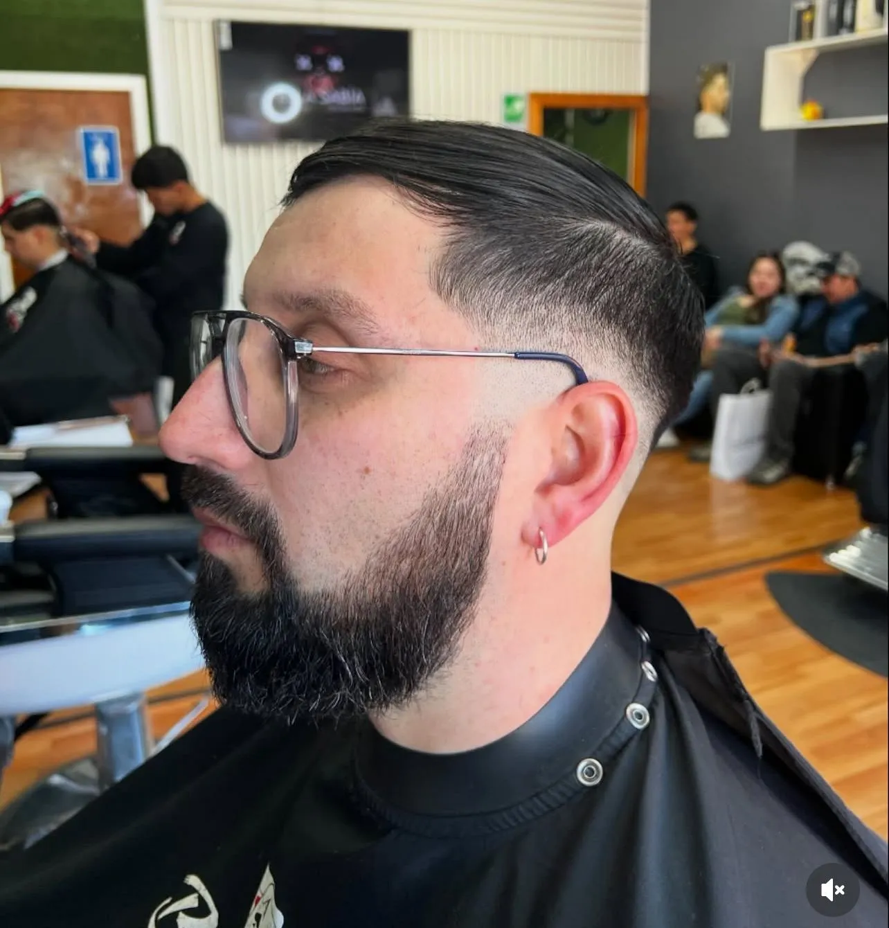 CORTE DE CABELLO Y BARBA  - Imagen 1