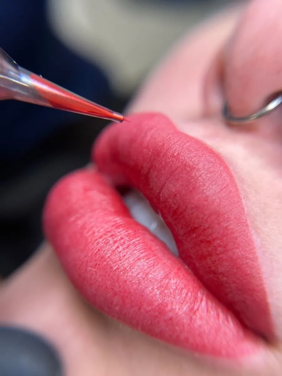 MICROPIGMENTACIÓN DE LABIOS