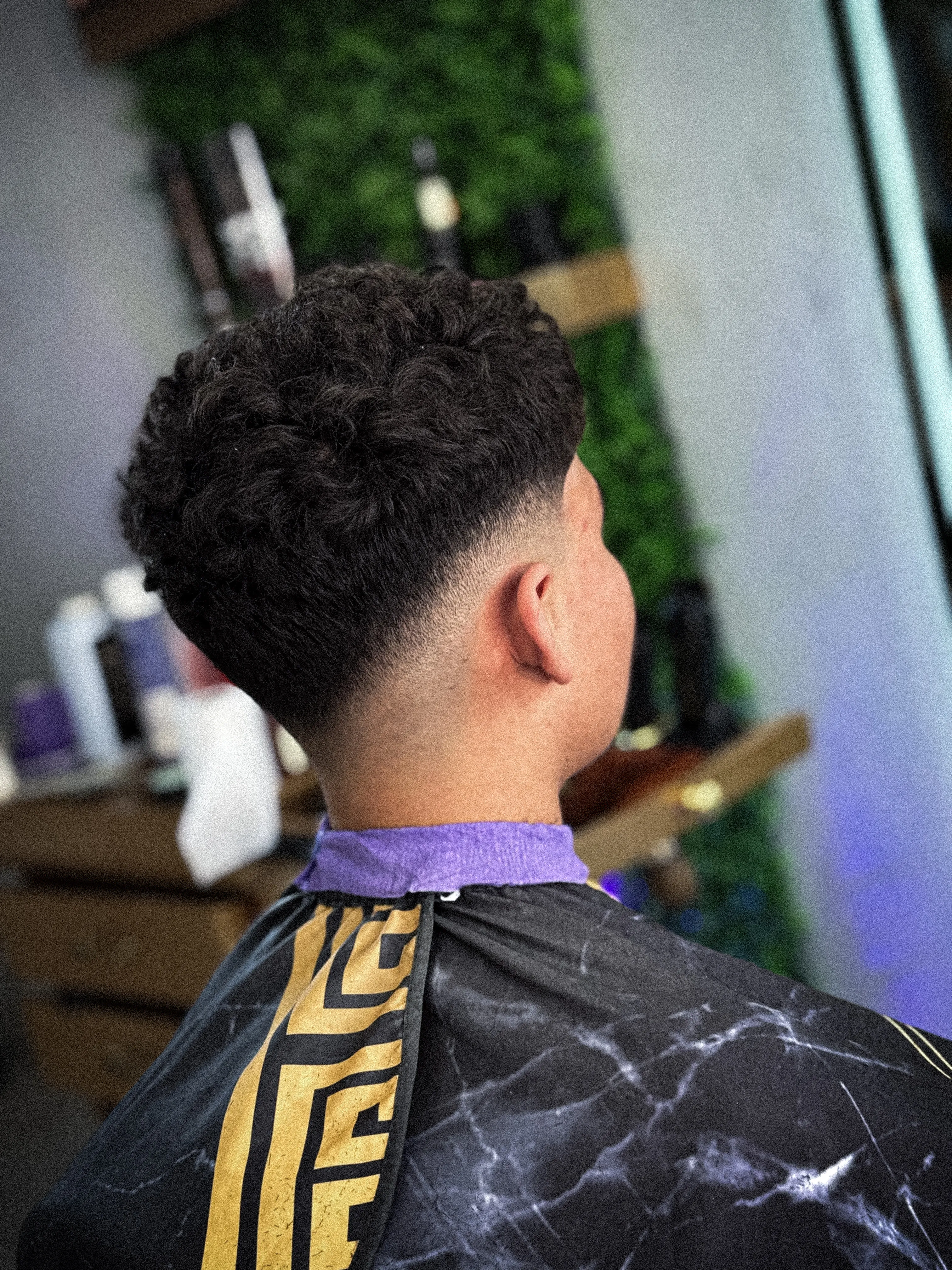CORTE FADE SIN DEPILACIÓN  DE CEJAS