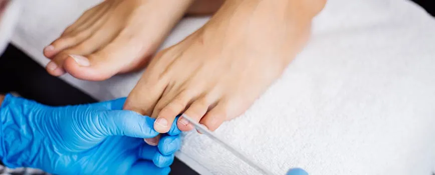Pedicura básica seca & Gelish colors