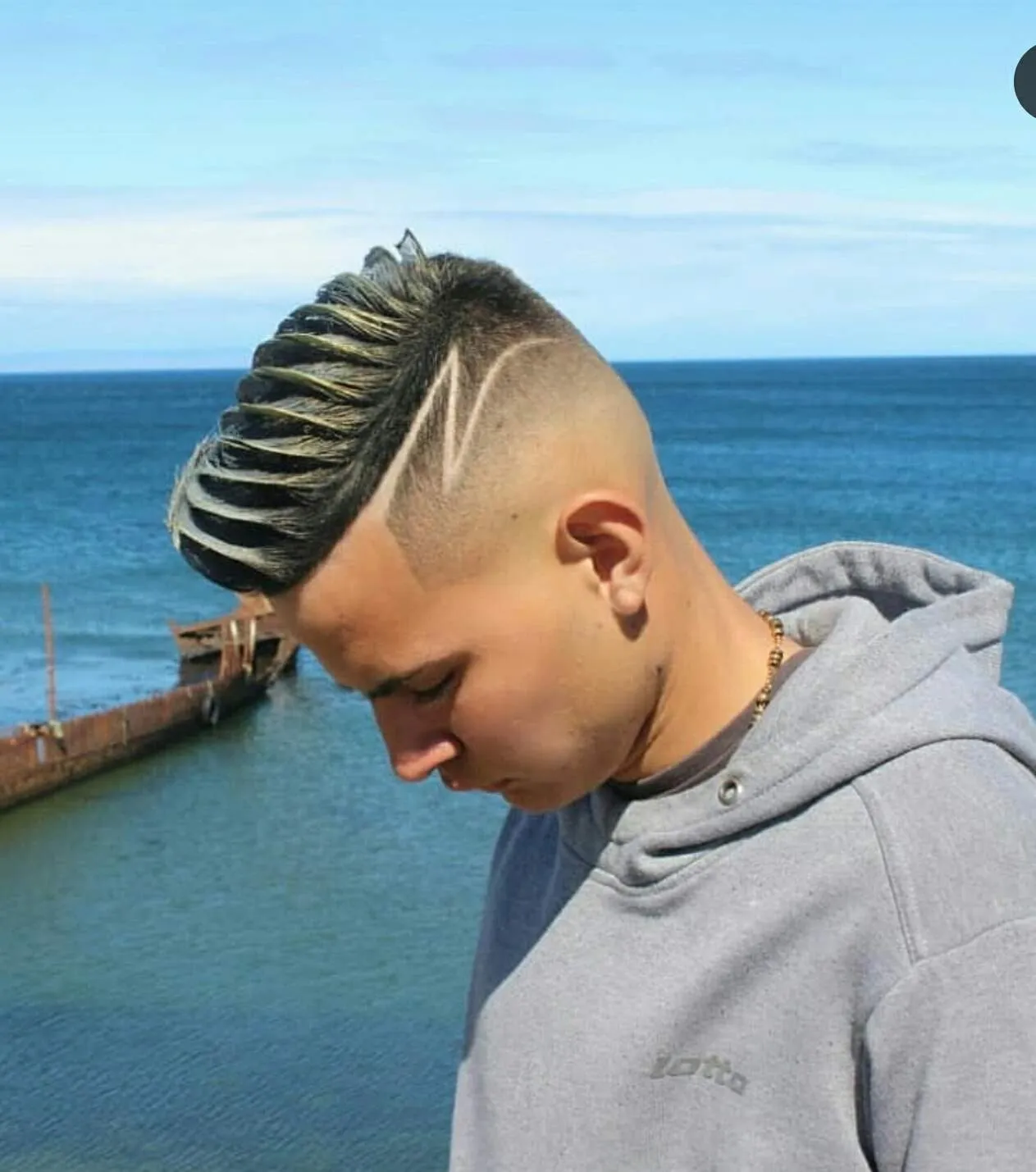 Corte de cabello más diseño grande - Imagen 1
