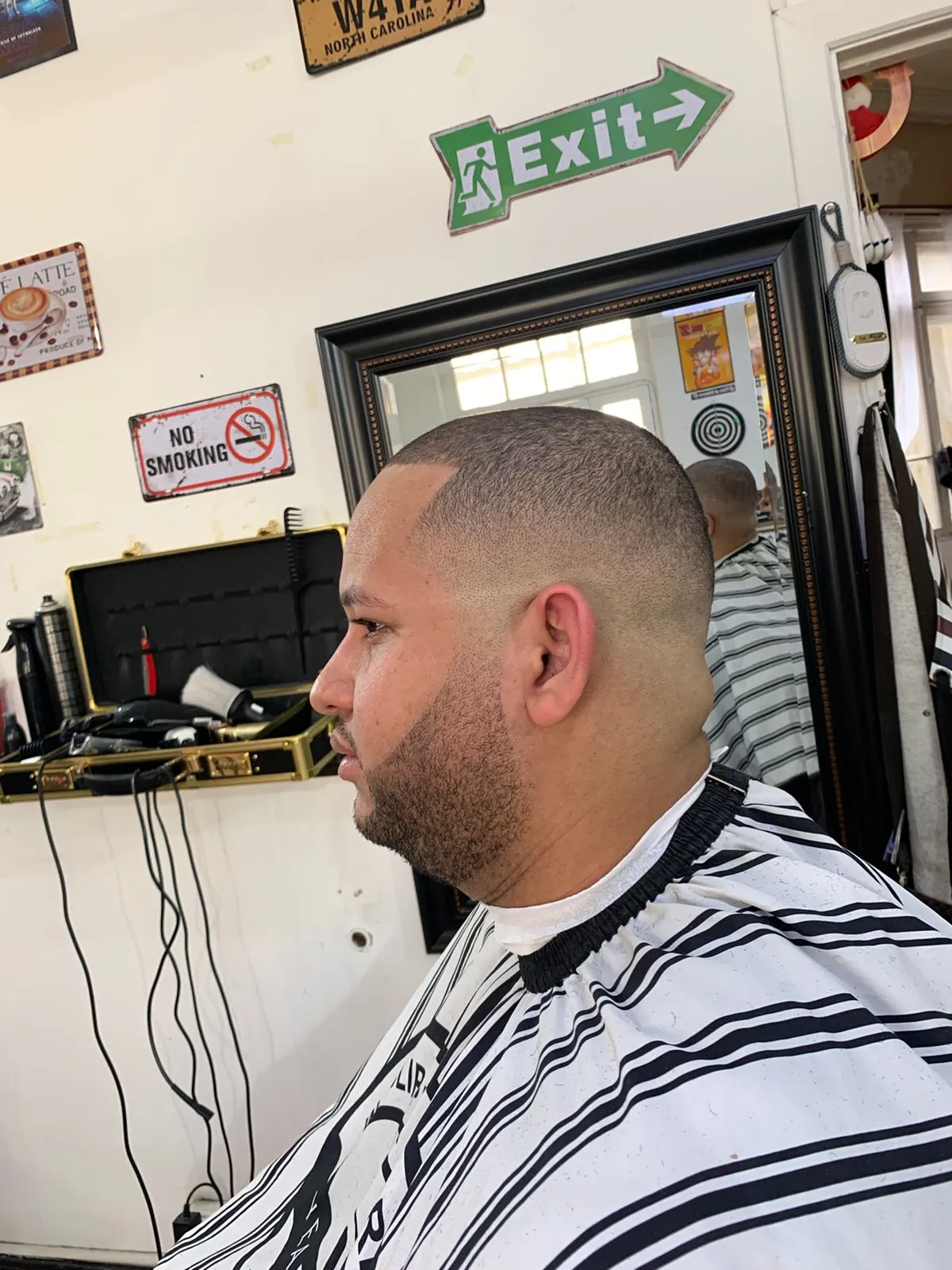 Corte, Barba, Limpieza y cejas - Imagen 1