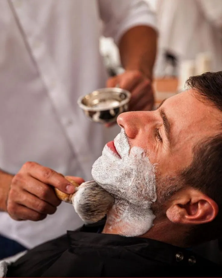 AFEITADO DE BARBA CLASICO - Imagen 1