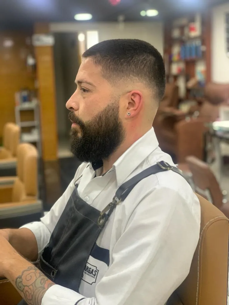 ARREGLO Y PERFILADO DE BARBA CON DIEGO