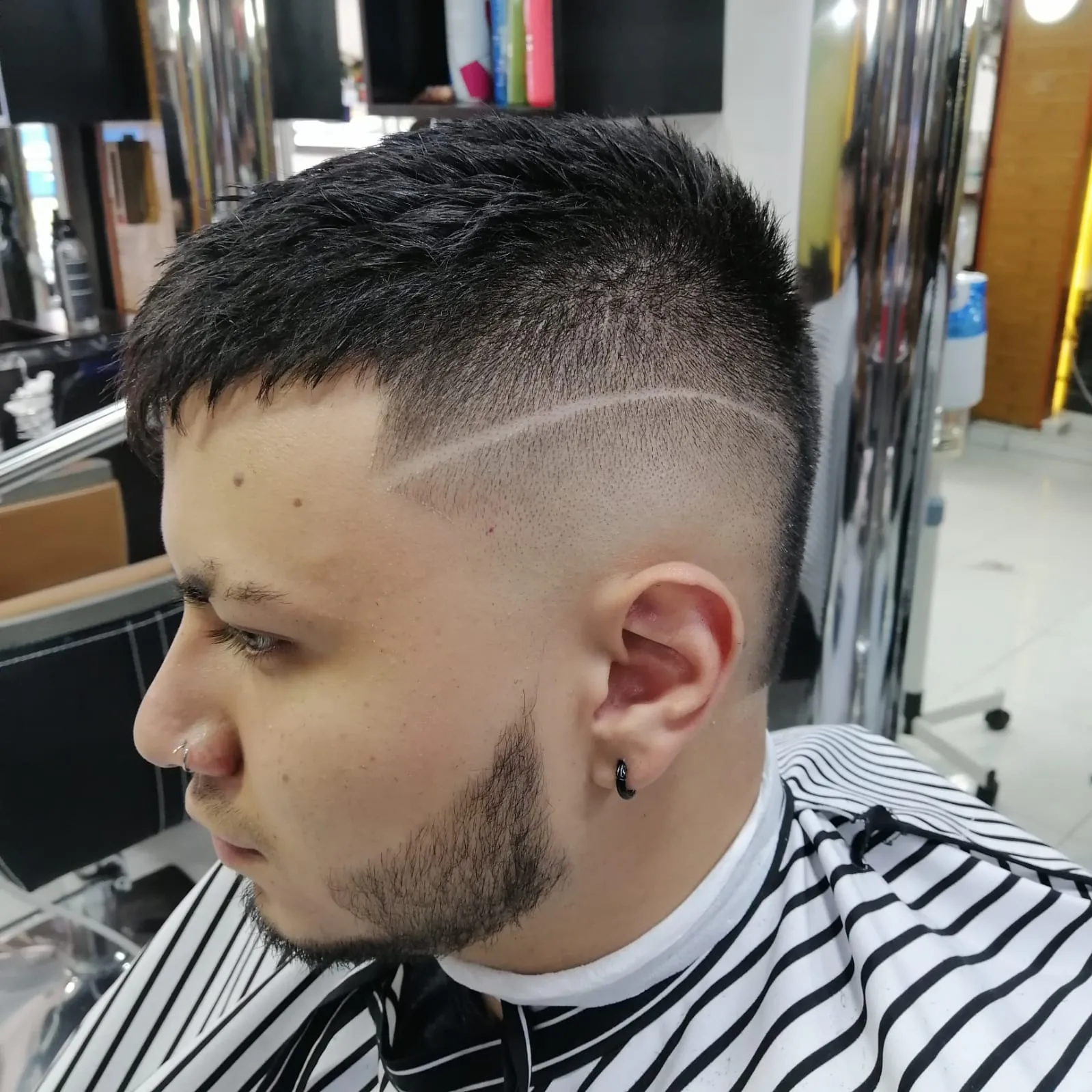 CORTE Y BARBA CABALLERO CON DAVID - Imagen 1