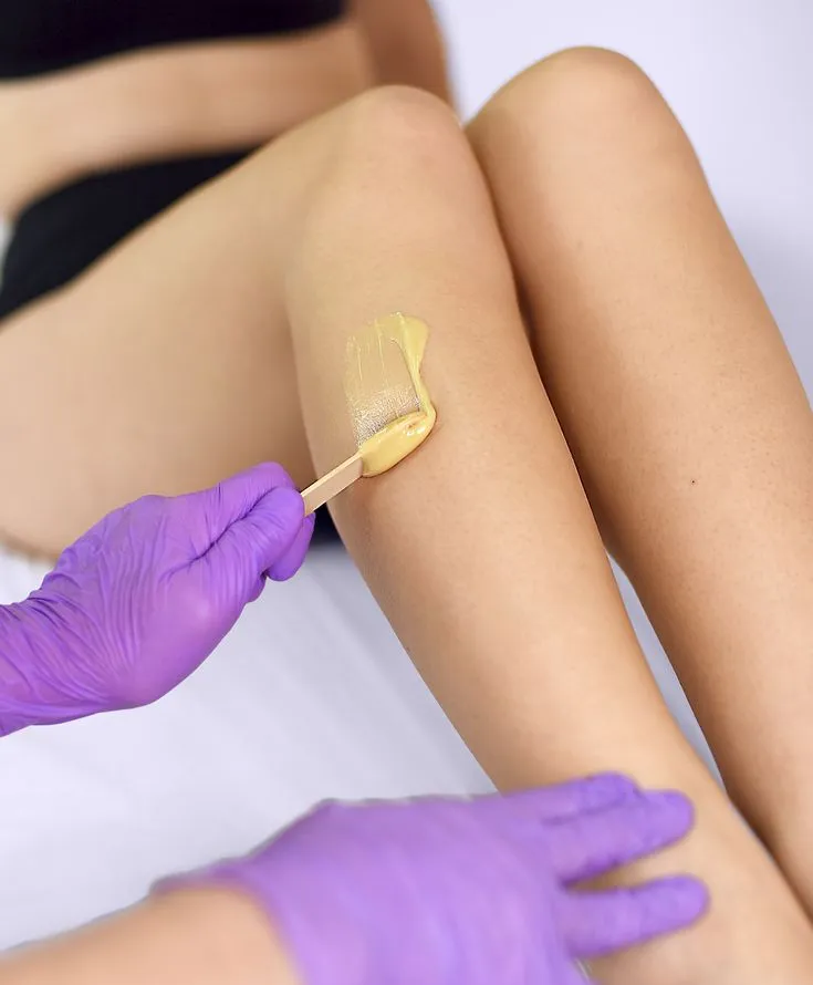 DEPILACIÓN PIERNA COMPLETA CON BRIGGITH