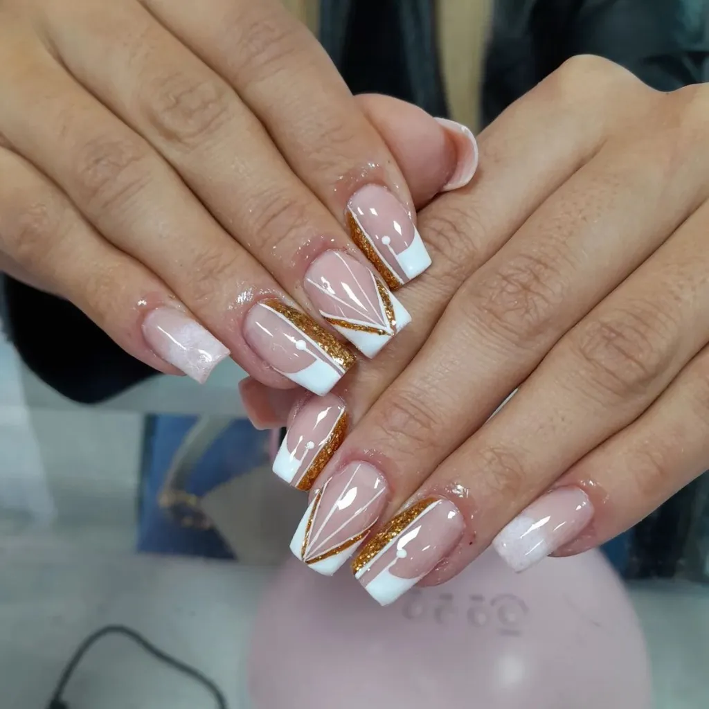 MANICURE TRADICIONAL MUJER CON JULIANA