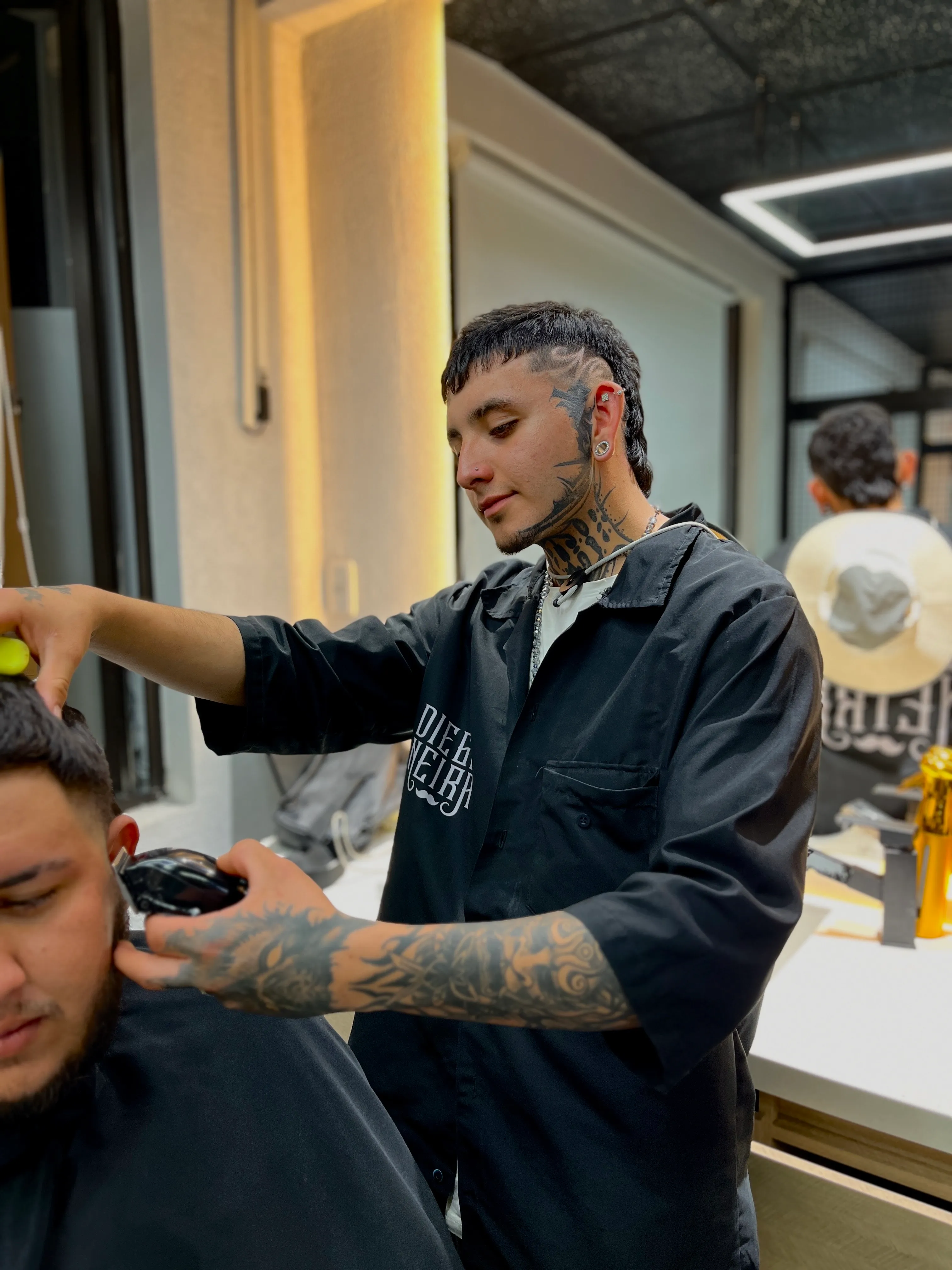 Camilo Rodríguez (@barber_buho)