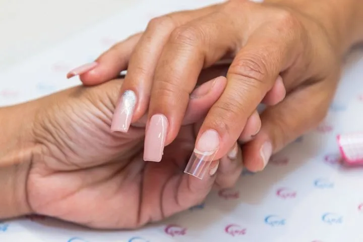 Montaje (TIPS en Gel, Esculpido o Acrílico)