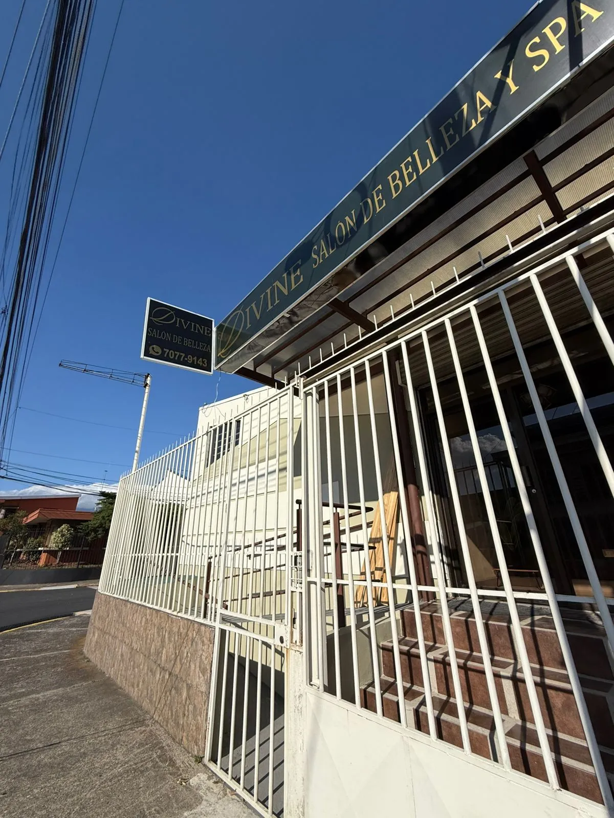DIVINE SALON CR