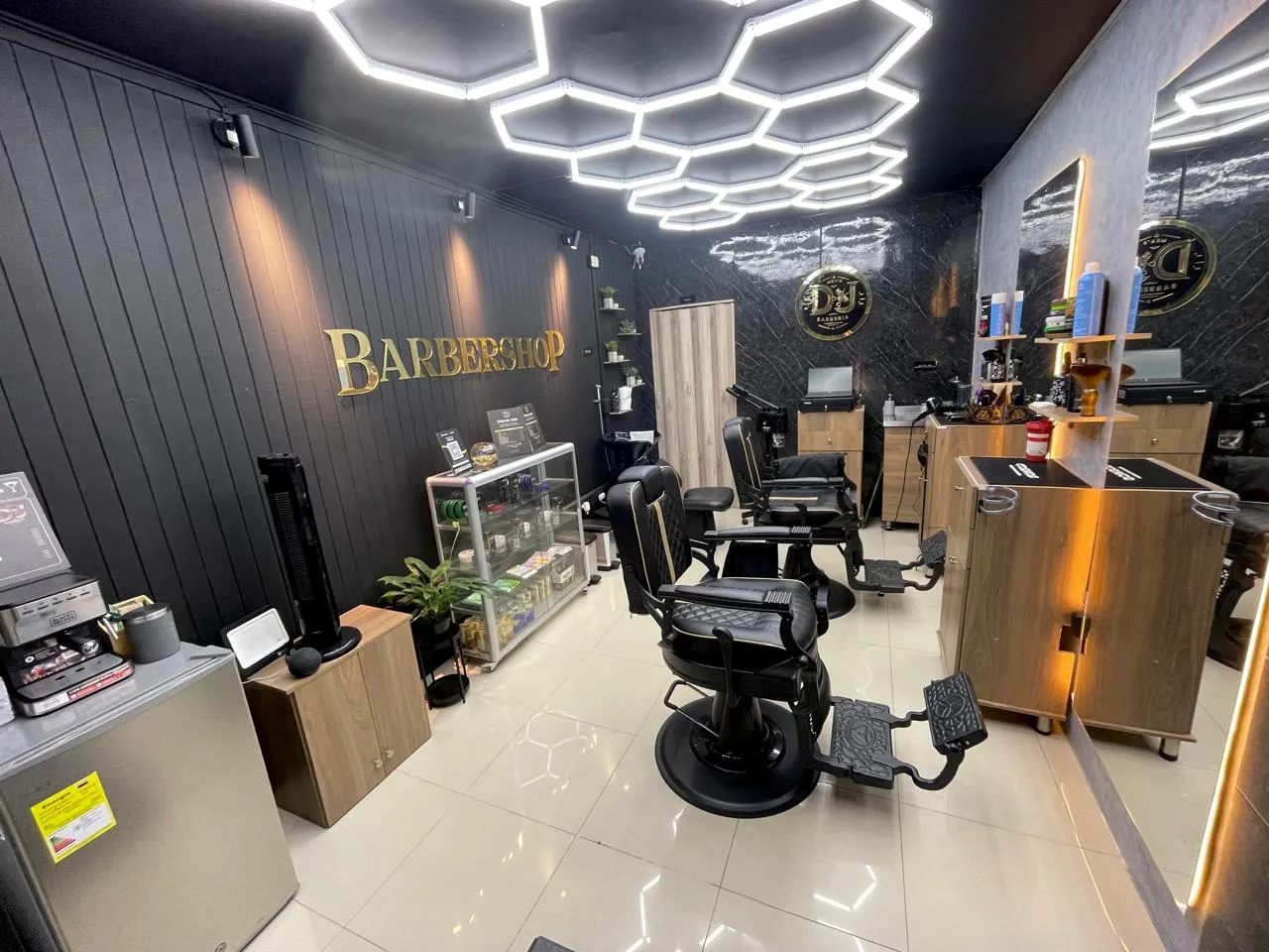 Portada de DJmensBarbería cerca de Envigado, Medellín