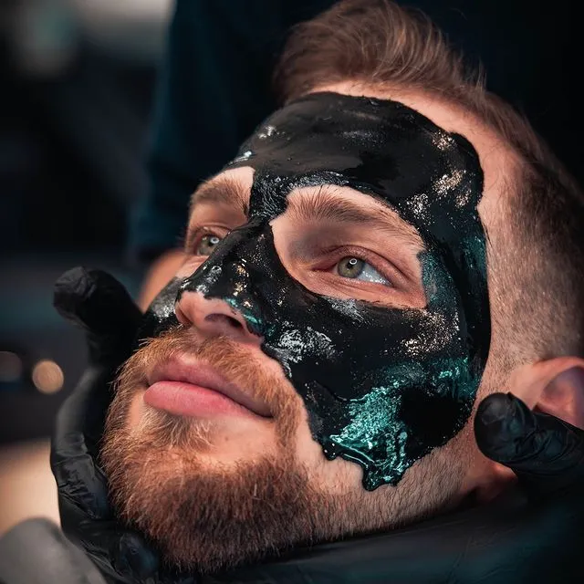 promoción corte completo: corte,barba,cejas, mascarilla negra