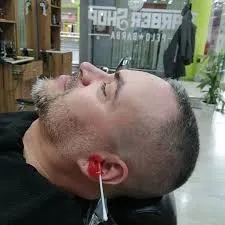 DEPILACION CON CERA DE OIDOS 