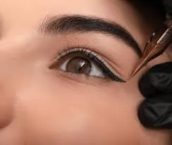 DELINEADO DE OJOS - Imagen 1