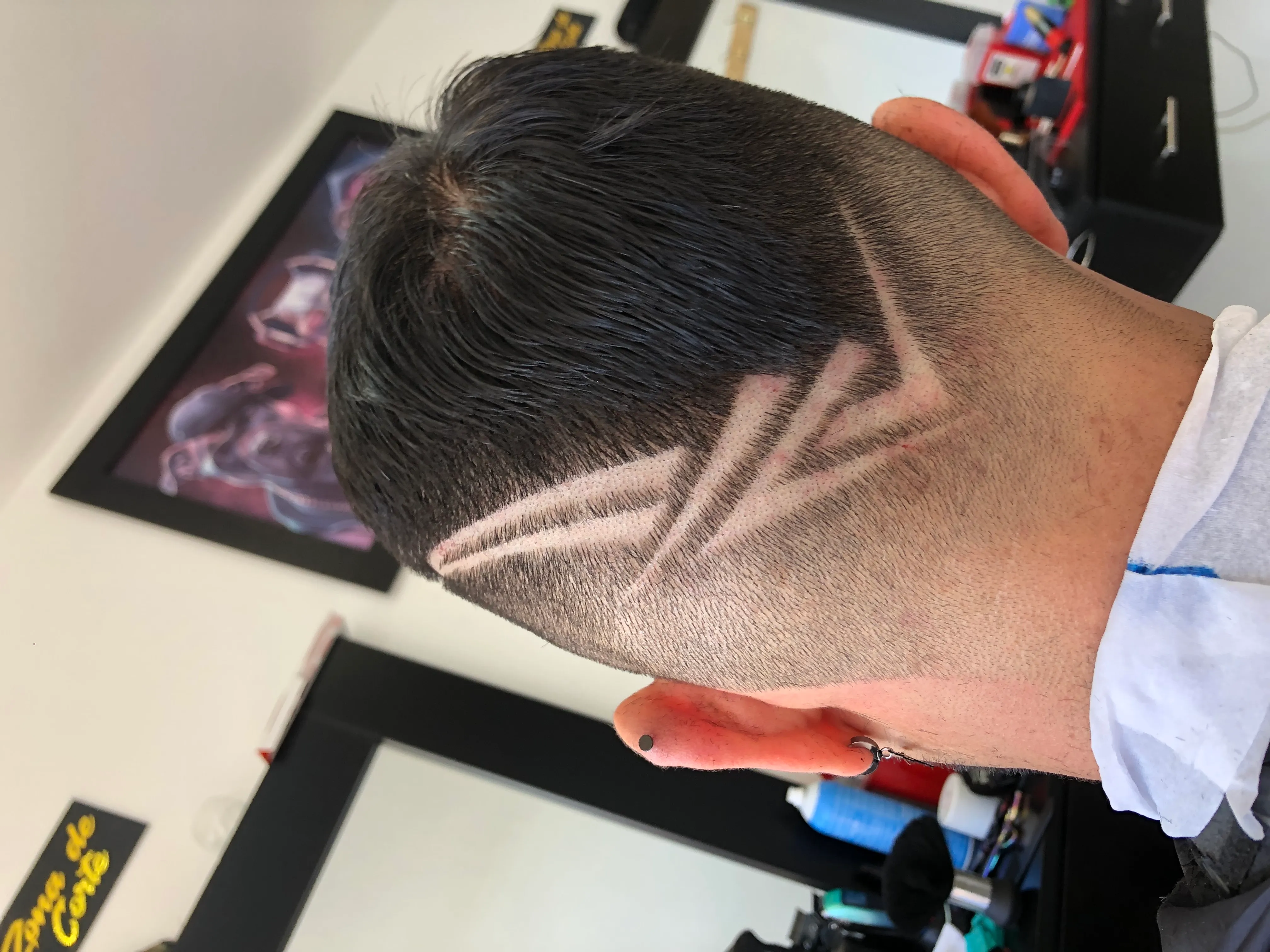 CORTE MODERNO CON DISEÑOS