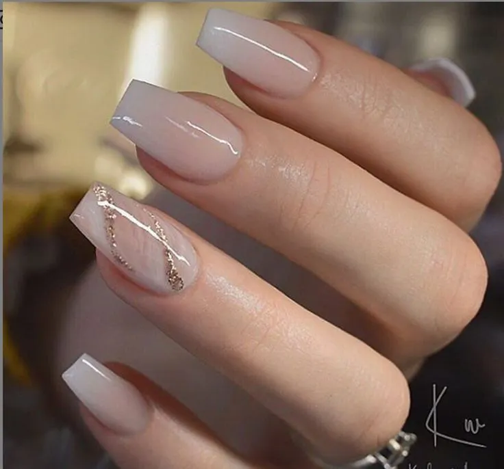 UÑAS ACRILICAS - 2