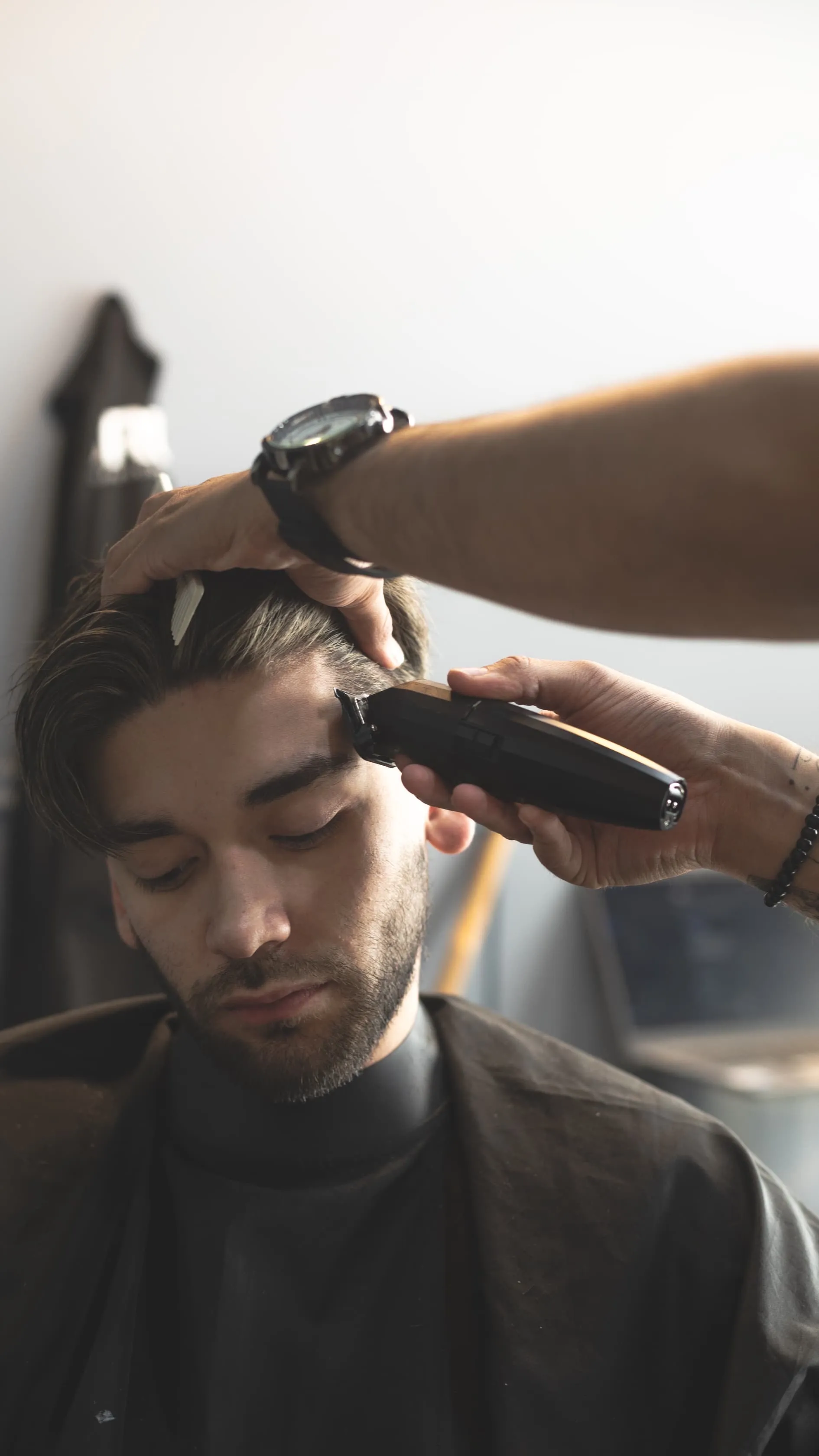 Corte de Cabello + Arreglo y Perfilado de Barba - Imagen 1