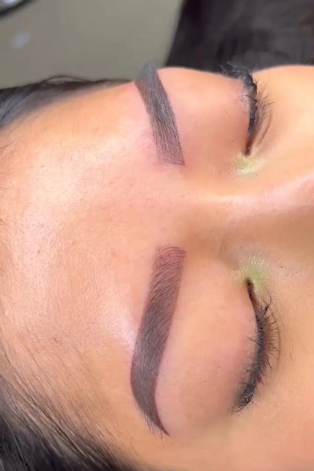 Cejas microshading - híbridas