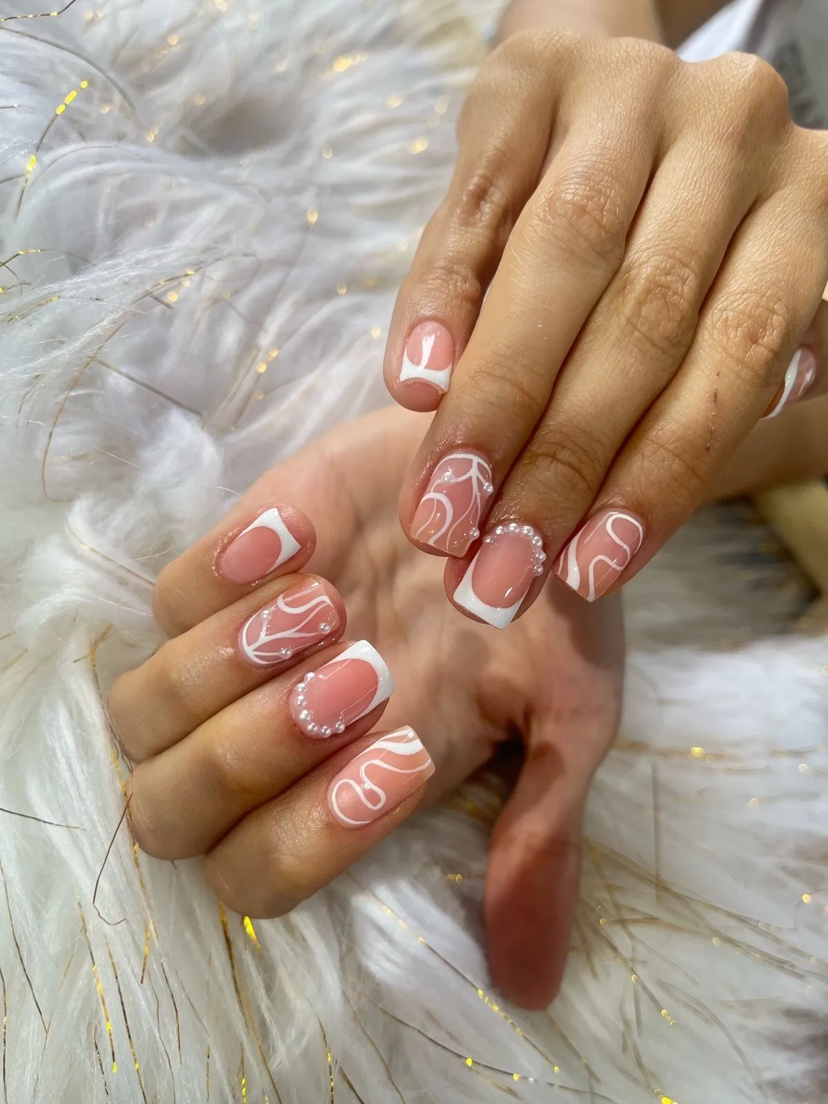 Manicure semipermanente decorado - Imagen 1