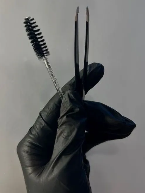 DISEÑO Y DEPILACIÓN DE CEJAS