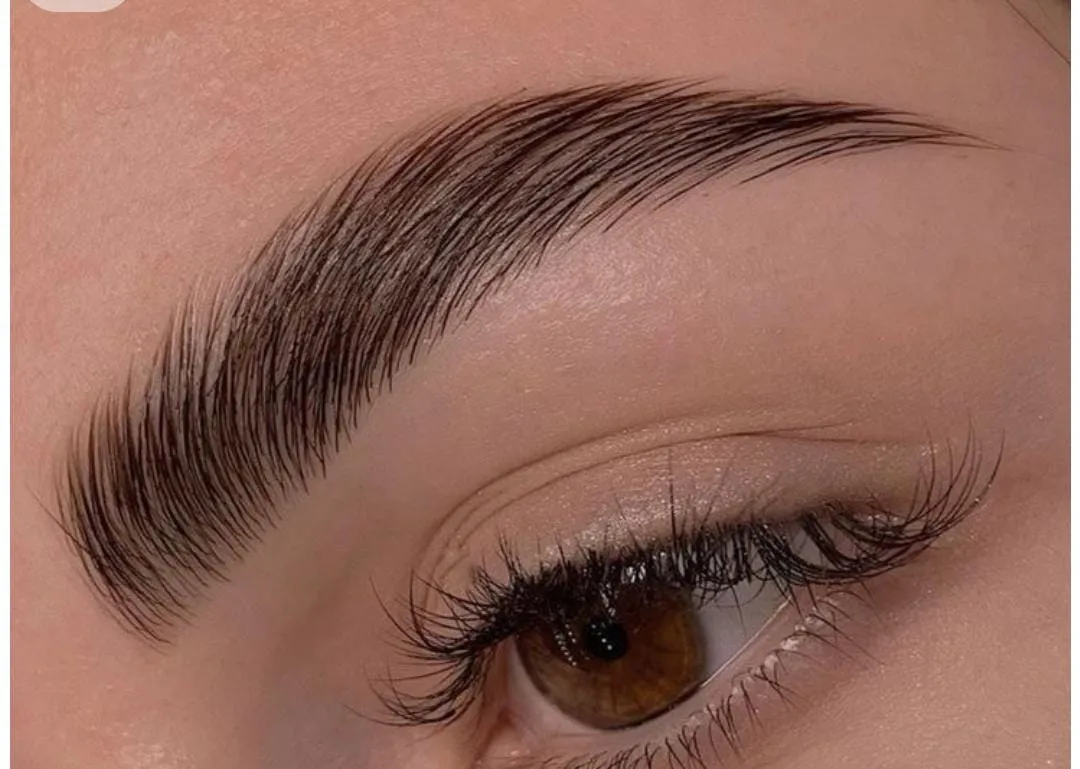 Diseño y perfilado de cejas
